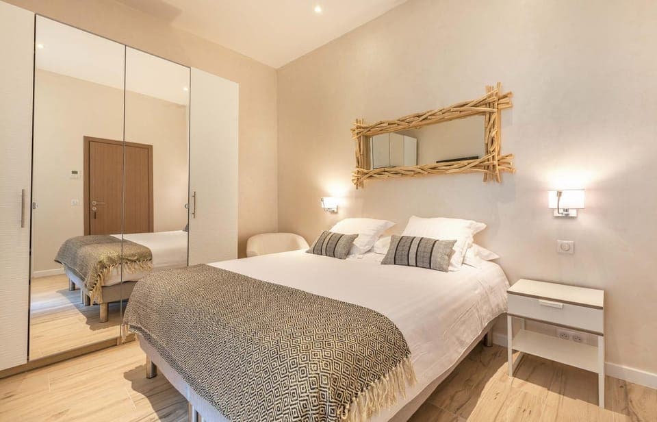 Spring, Bed, Day, Night, People, People, People, Winter, Summer, TV and multimedia, View (from property/room), Other, Other, Other, Photo of the whole room, Bedroom, Autumn, Guests, Guests, Guests, Area and facilities, Breakfast, Continental breakfast, Continental breakfast, Time of day, children, children, children, group of guests, group of guests, group of guests, Family, Family, Family