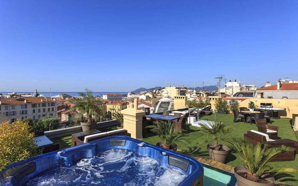 Patio, Patio, Spring, Day, Night, People, People, People, Natural landscape, Summer, BBQ facilities, BBQ facilities, Hot Tub, Hot Tub, View (from property/room), Balcony/Terrace, Balcony/Terrace, Spa and wellness centre/facilities, Spa and wellness centre/facilities, Other, Other, Other, Banquet/Function facilities, Seating area, Dining area, Meeting/conference room, Guests, Guests, Guests, City view, City view, Sea view, Sea view, Meals, Meals, Breakfast, Breakfast, Continental breakfast, Continental breakfast, Lunch, Lunch, Dinner, Dinner, Time of day, Location, children, children, children, older children, group of guests, group of guests, Open Air Bath, Open Air Bath, Open Air Bath, Family, Family, Family