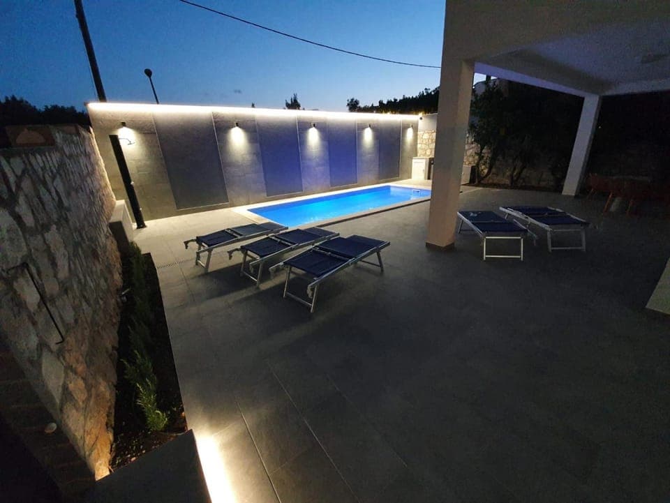 Patio, Swimming pool
