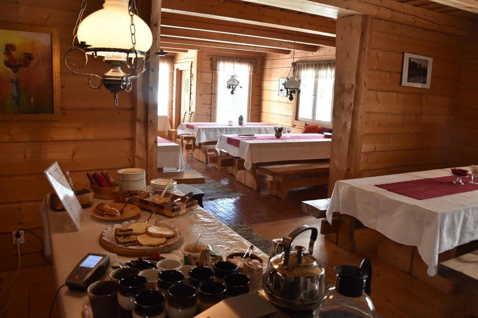 Restaurant/places to eat, Banquet/Function facilities