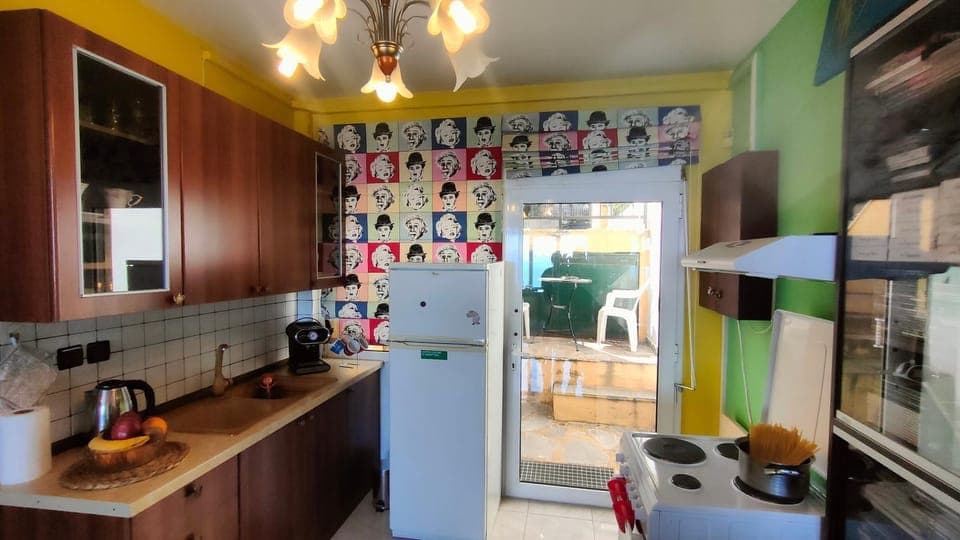 Coffee/tea facilities, Kitchen or kitchenette, Dining area, oven, pet friendly, stove