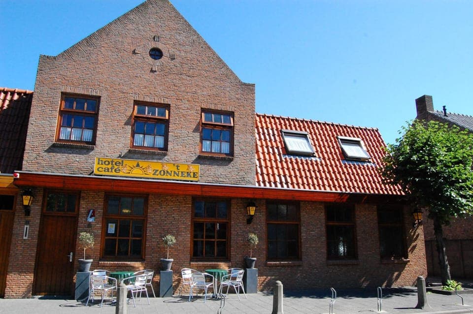 Property building, Patio, Day