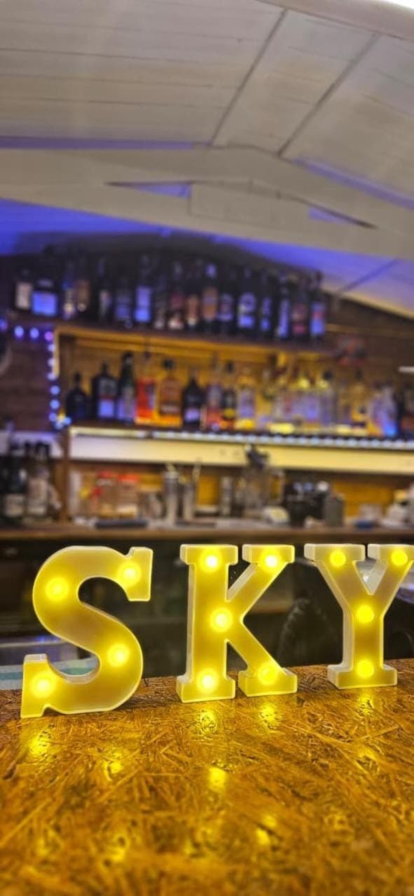 Restaurant/places to eat, Lounge or bar