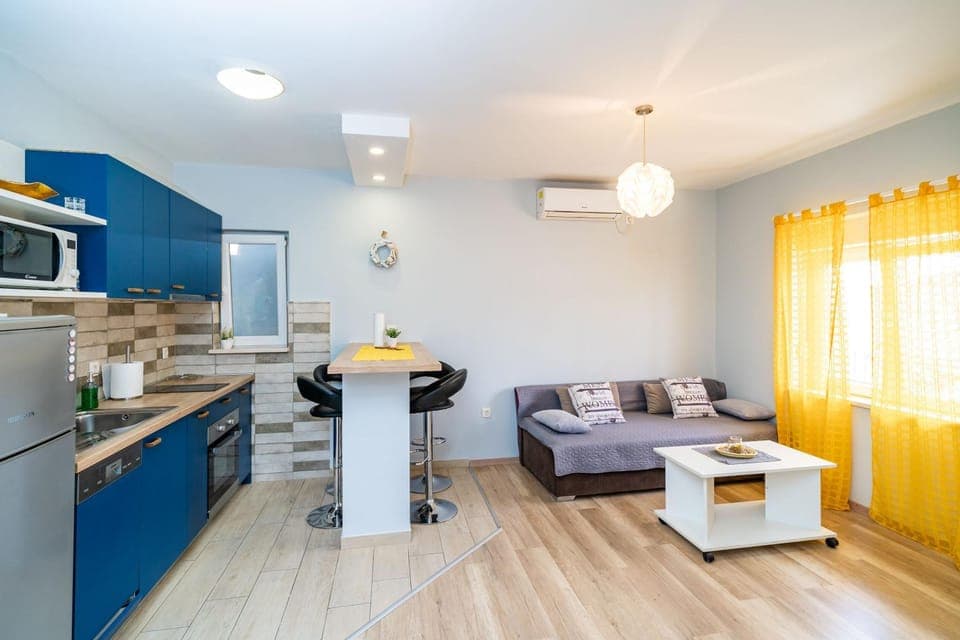 Kitchen or kitchenette, Living room, Dining area