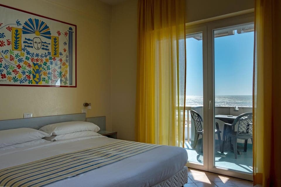 Spring, Bed, Winter, Summer, View (from property/room), Balcony/Terrace, Photo of the whole room, Beach, Bedroom, Autumn, Sea view, children, children, young children, young children, group of guests, Family, Family, locker, locker, wedding