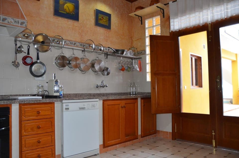 Kitchen or kitchenette, Kitchen or kitchenette, dishwasher