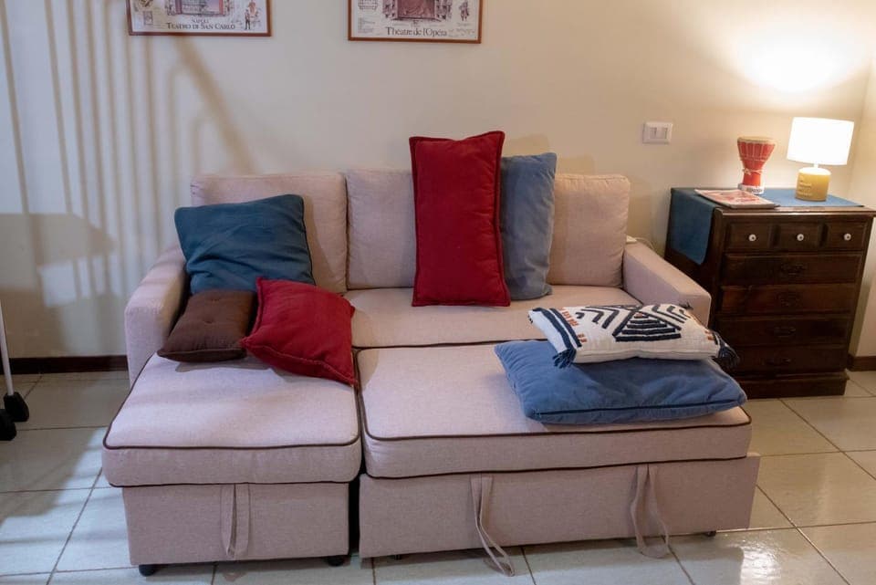 Bed, Living room, Photo of the whole room, Seating area, Bedroom