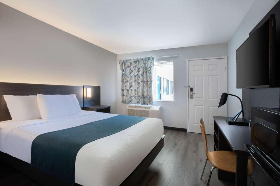 Photo of the whole room, On site