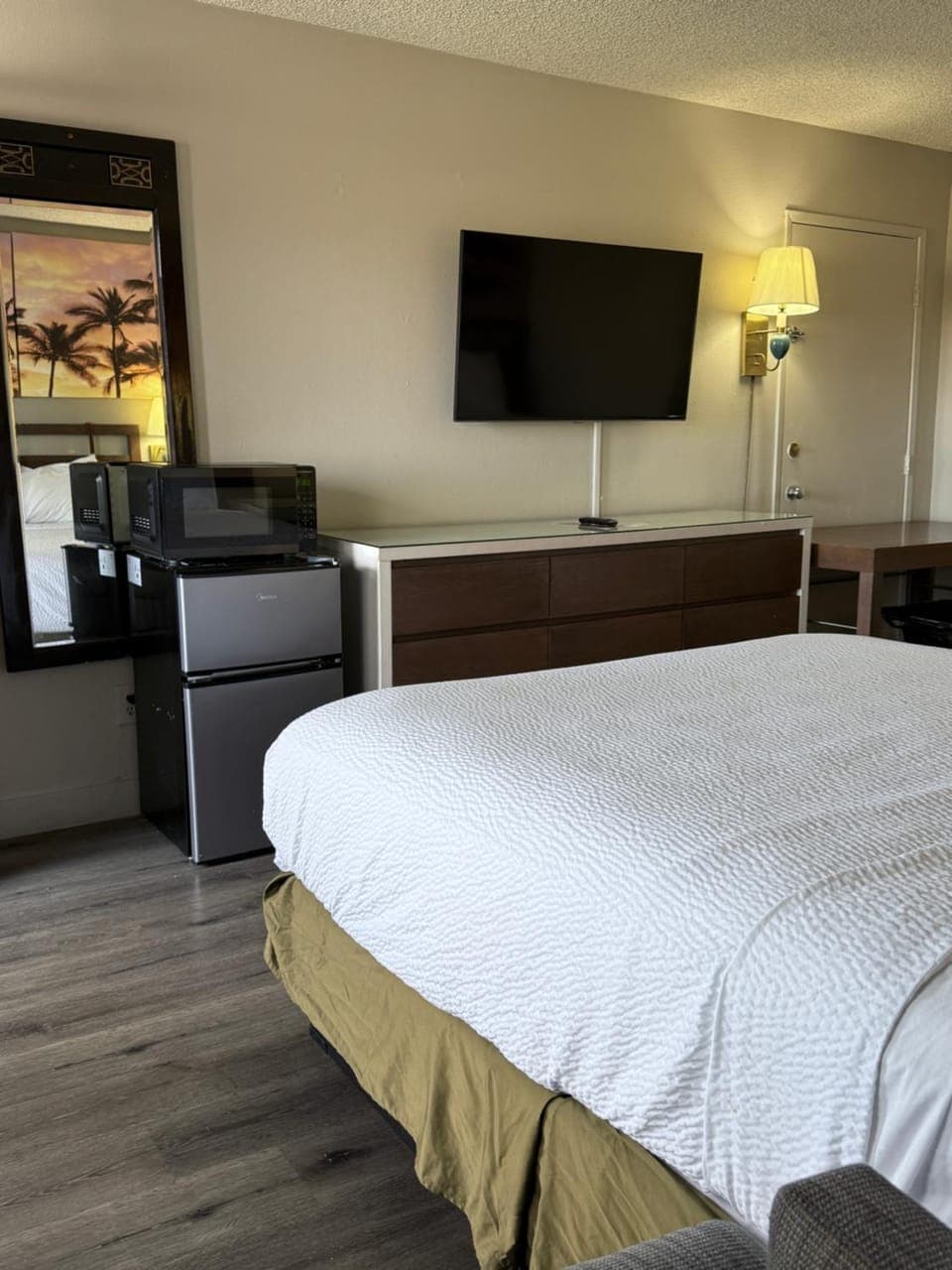 Communal lounge/ TV room, Bed, TV and multimedia, Photo of the whole room, Bedroom