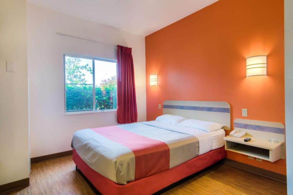 Photo of the whole room, On site