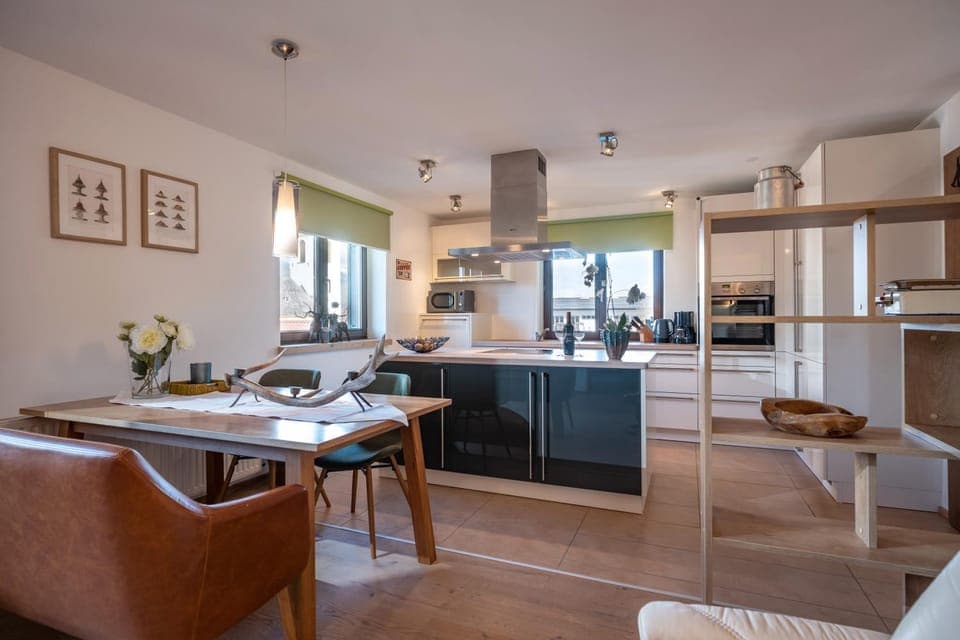 Kitchen or kitchenette, Seating area, Dining area, dishwasher, oven, stove