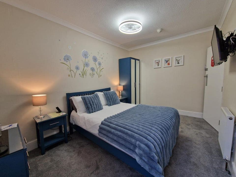 Bed, Bedroom, wardrobe