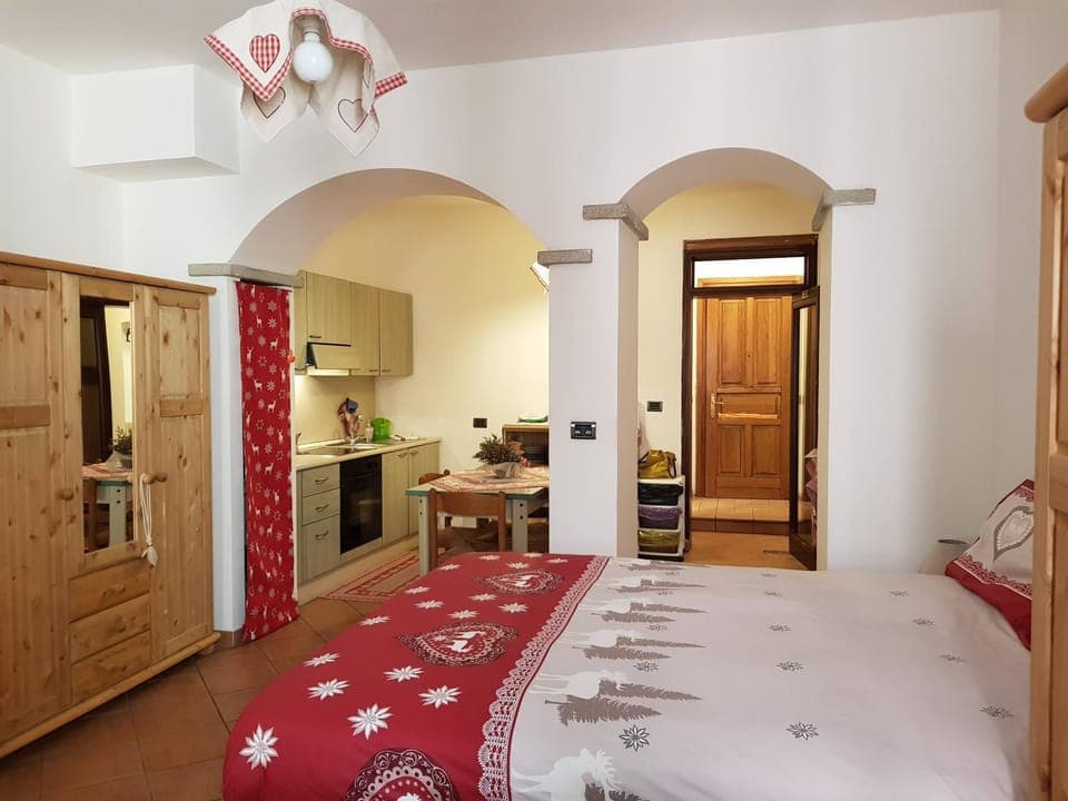 Living room, Seating area, Dining area, Bedroom