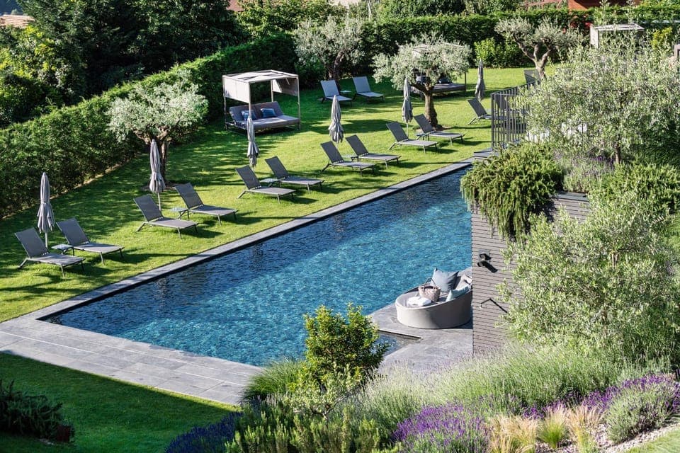 Swimming pool, Swimming pool