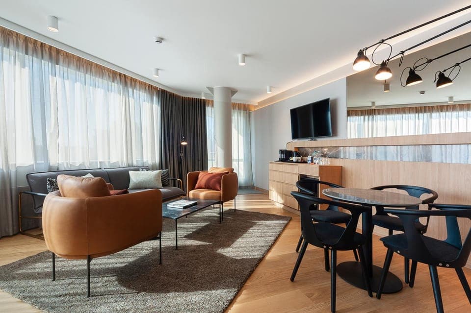 Living room, Photo of the whole room, Seating area, Bedroom, hair dresser