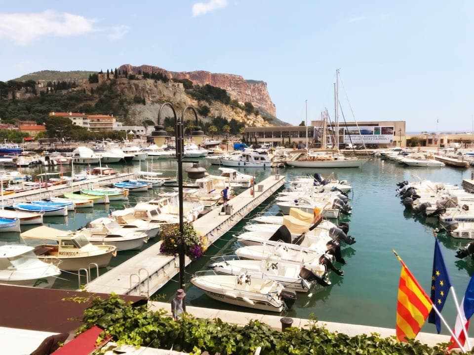 Facade/entrance, Landmark view, Sea view, Area and facilities