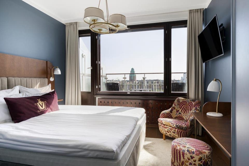 View (from property/room), Balcony/Terrace, Bedroom, City view