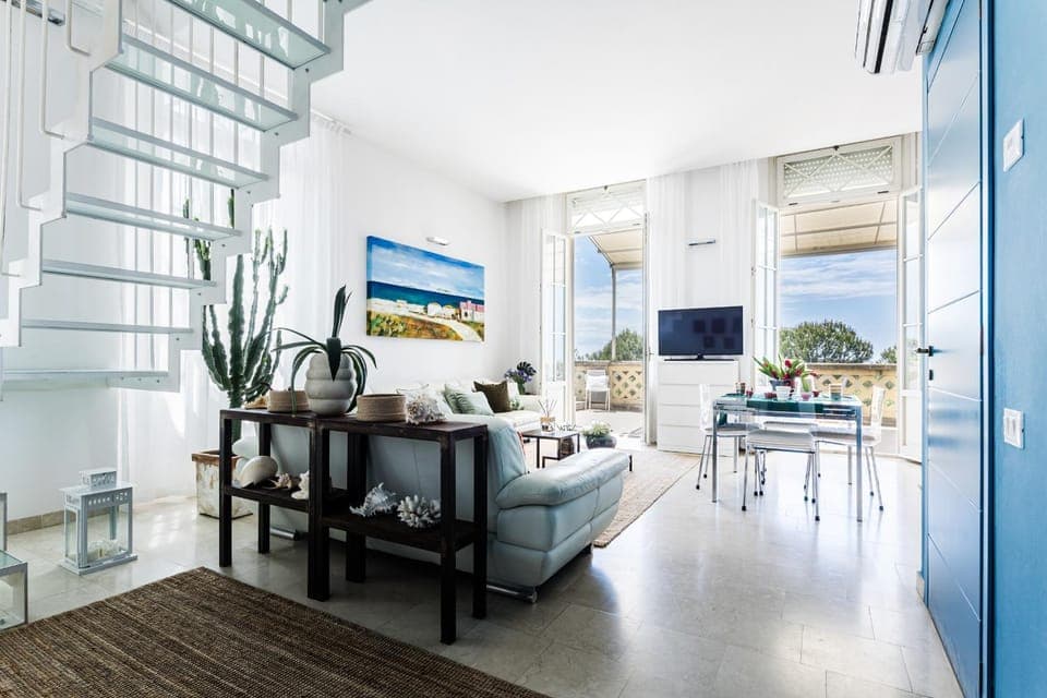 Communal lounge/ TV room, TV and multimedia, Living room, Seating area, Evening entertainment