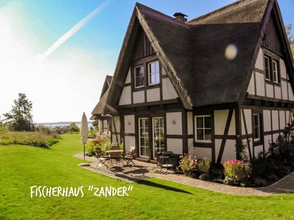 Property building, BBQ facilities, Garden, Garden view, River view