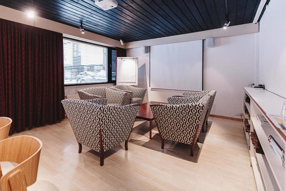 Meeting/conference room