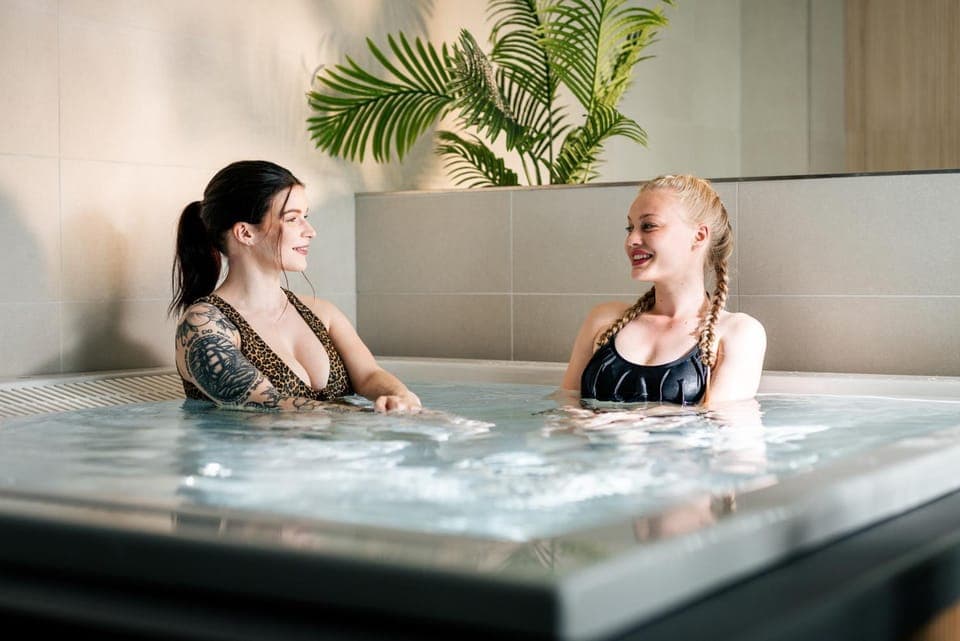 Spa and wellness centre/facilities, Public Bath