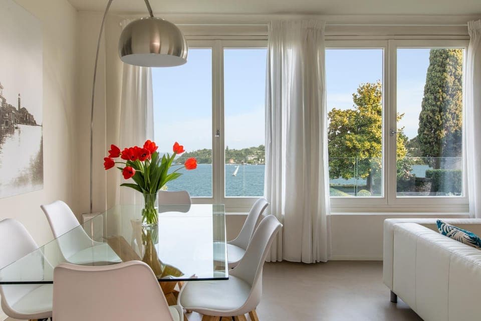 Living room, Dining area, Garden view, Lake view, Mountain view