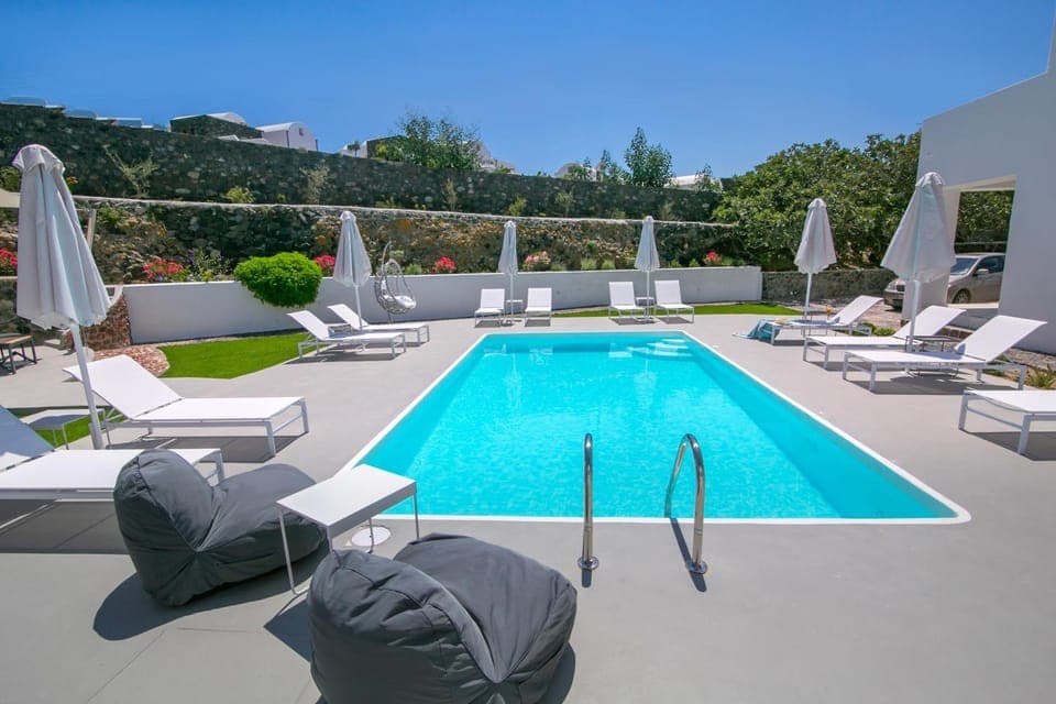 Swimming pool, Swimming pool