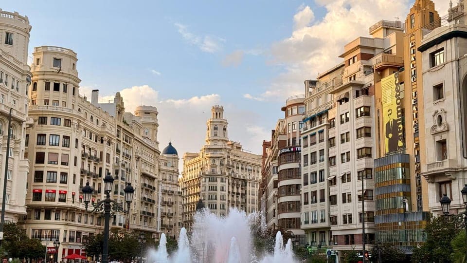 Restaurant/places to eat, People, Activities, Children play ground, Other, Evening entertainment, Area and facilities, Entertainment, group of guests, Public Bath, Family, ATM, vending machine, VIP, laundry