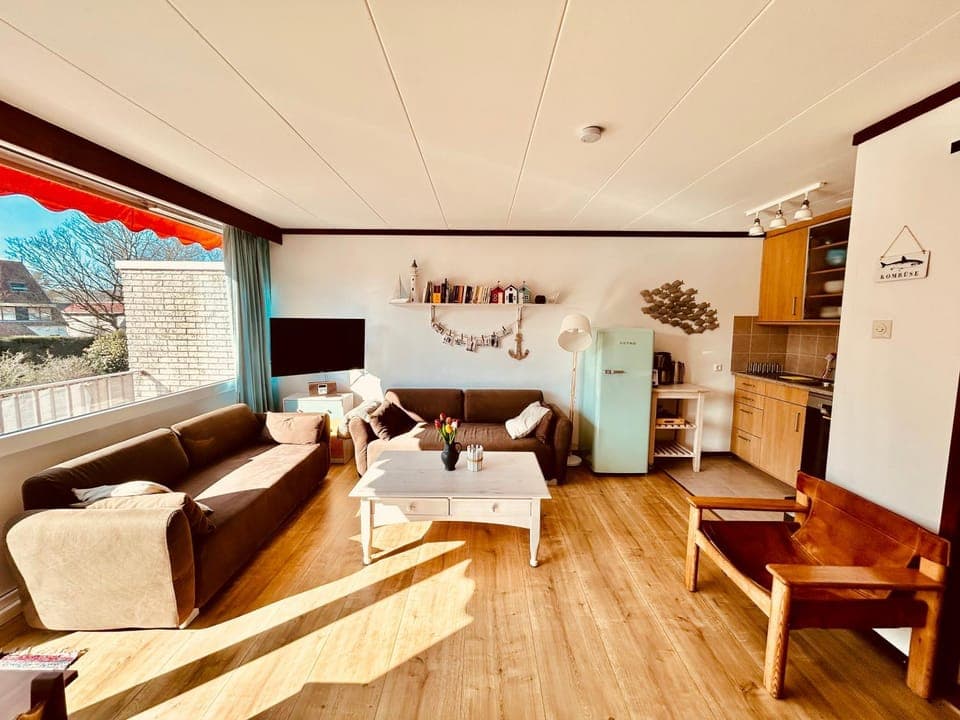 TV and multimedia, Kitchen or kitchenette, Living room