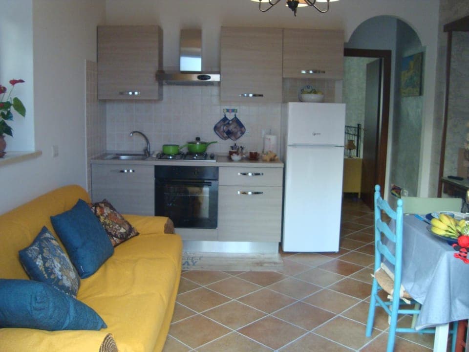 Kitchen or kitchenette, Living room, Dining area