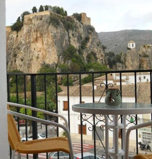 Property building, Restaurant/places to eat, Natural landscape, Balcony/Terrace, Mountain view