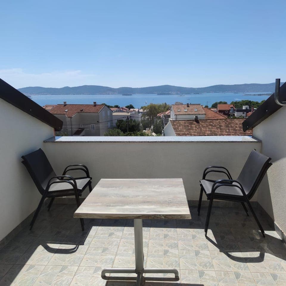 View (from property/room), Balcony/Terrace, Seating area