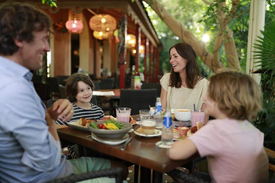 Restaurant/places to eat, Lunch, Dinner, Family