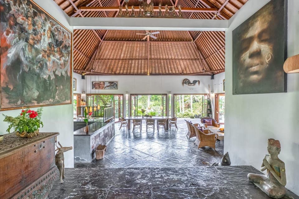 Living room, Dining area