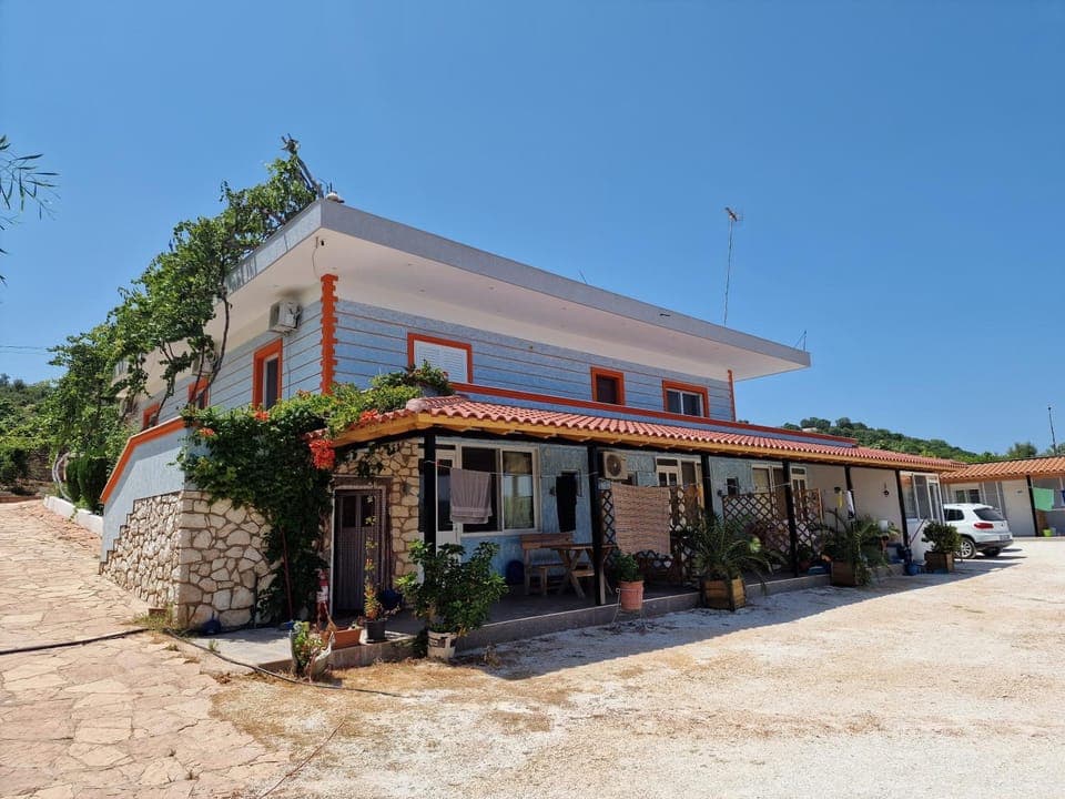 Property building, Neighbourhood, Sea view, Street view