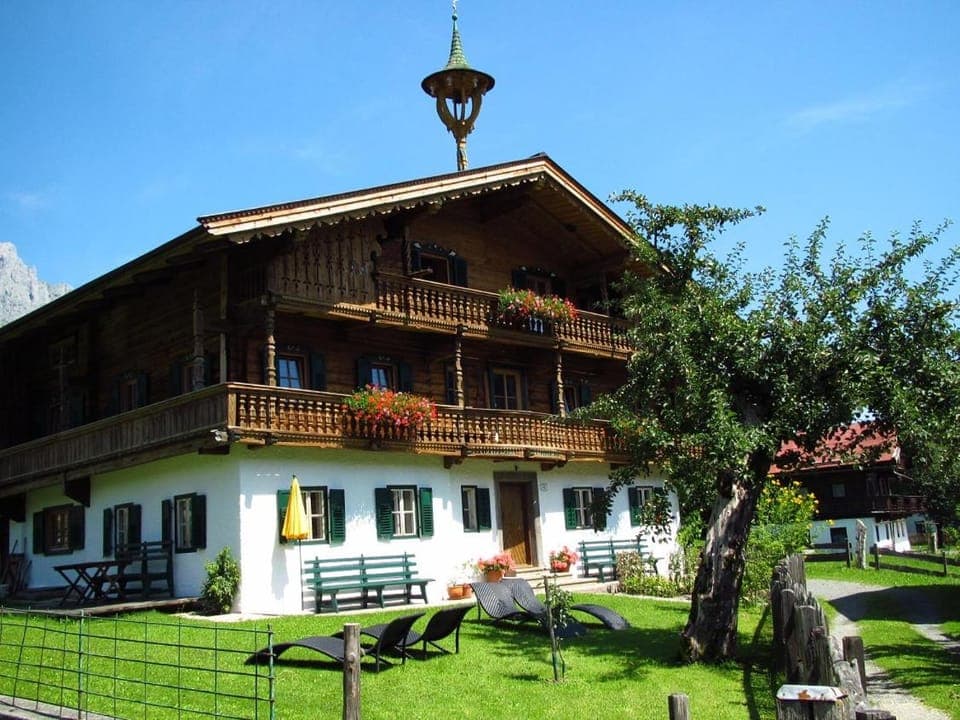 Property building, Day