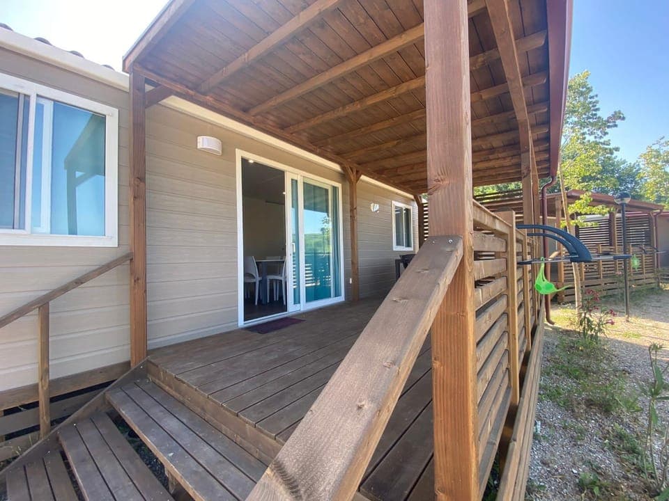 Property building, Balcony/Terrace