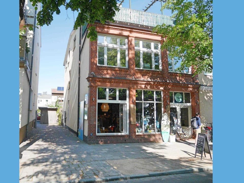 Property building, Street view