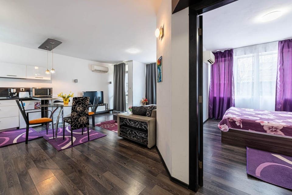 Living room, Dining area, Bedroom