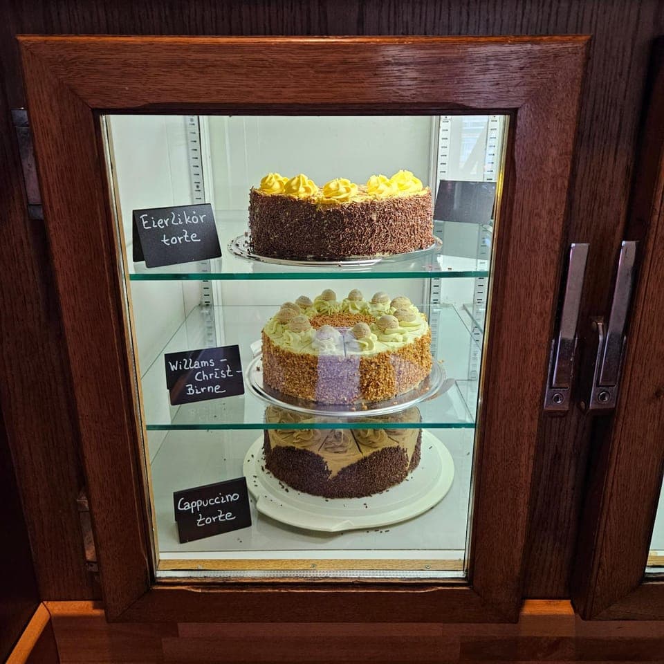 Restaurant/places to eat, Food and drinks, Food