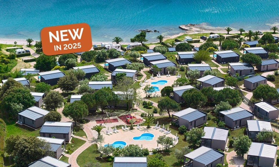 Property building, Day, Natural landscape, Bird's eye view, Sea view, Swimming pool