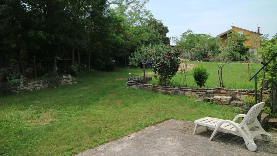 Patio, Day, Neighbourhood, Natural landscape, Garden, Garden view, Internal: Not applicable to any particular room