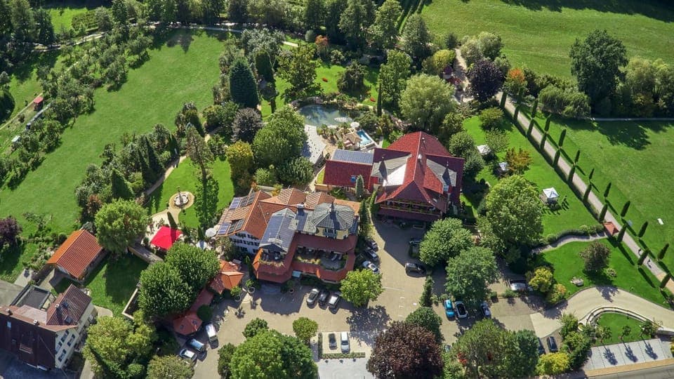 Property building, Neighbourhood, Bird's eye view, Garden