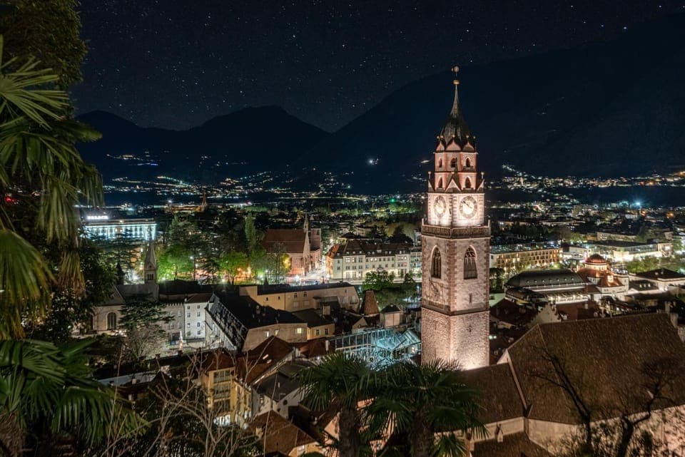 Nearby landmark, Natural landscape, City view
