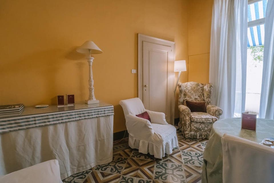 Patio, Lounge or bar, Lunch