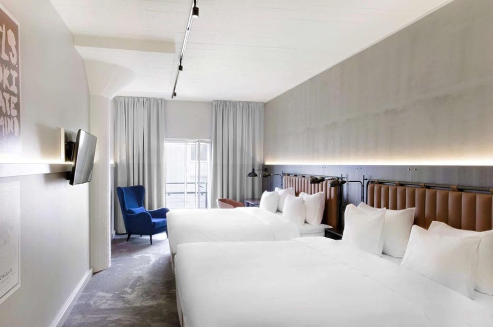 Bedroom, Family