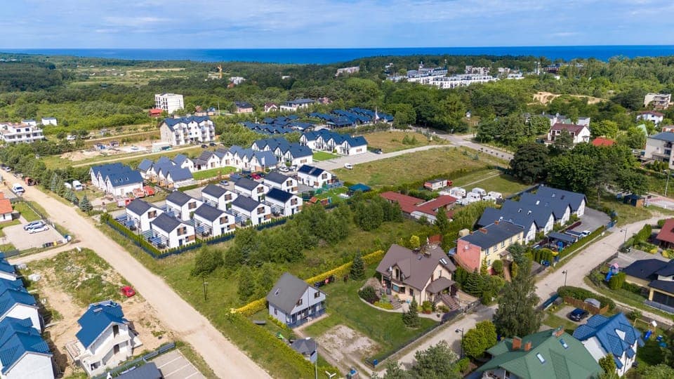 Property building, Day, Neighbourhood, Bird's eye view, Sea view, Street view, Location