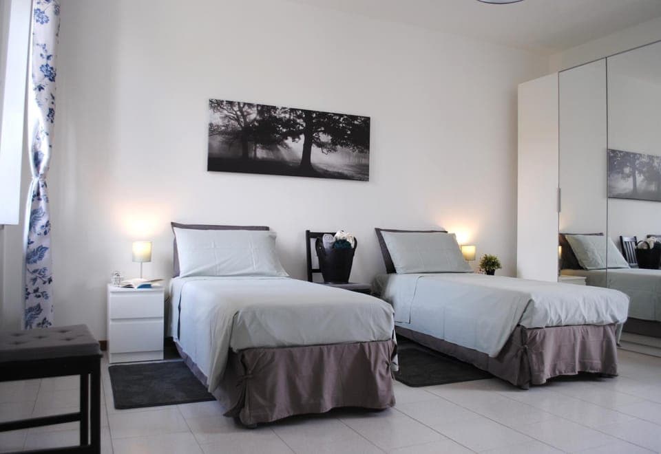 Photo of the whole room, Decorative detail, Seating area, Bedroom