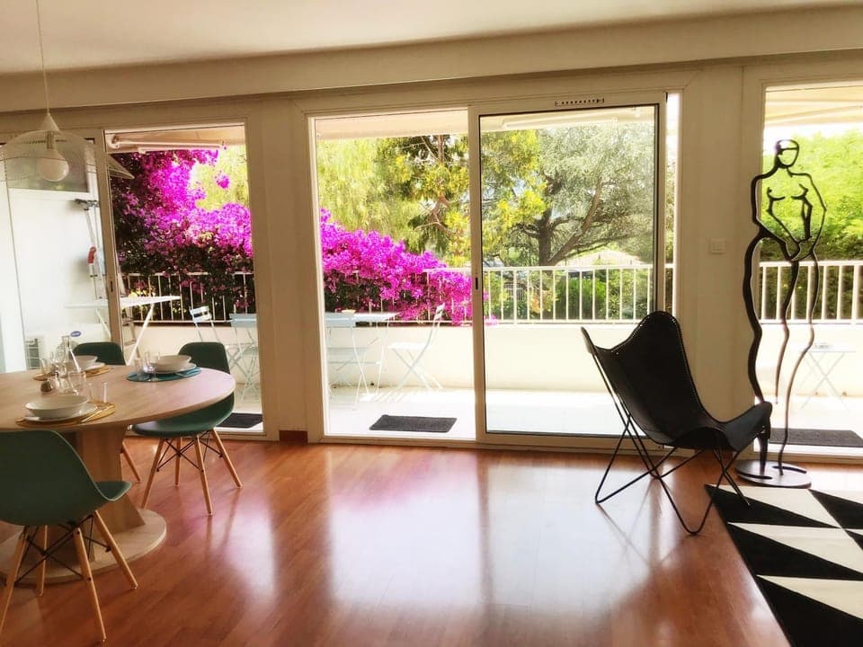 Nearby landmark, Neighbourhood, TV and multimedia, Balcony/Terrace, Living room, Dining area