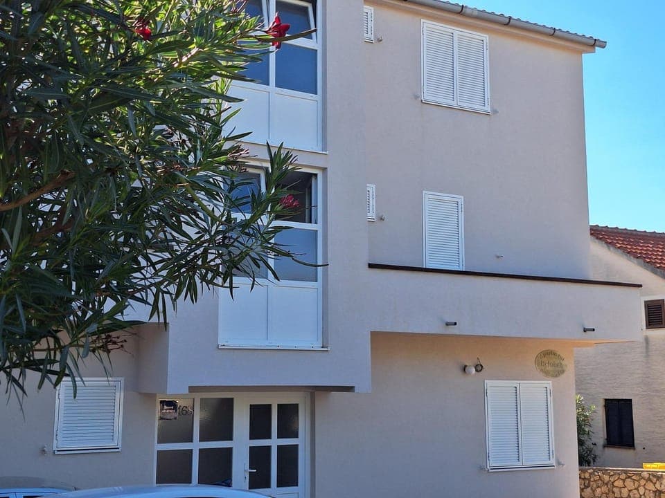Property building, Facade/entrance